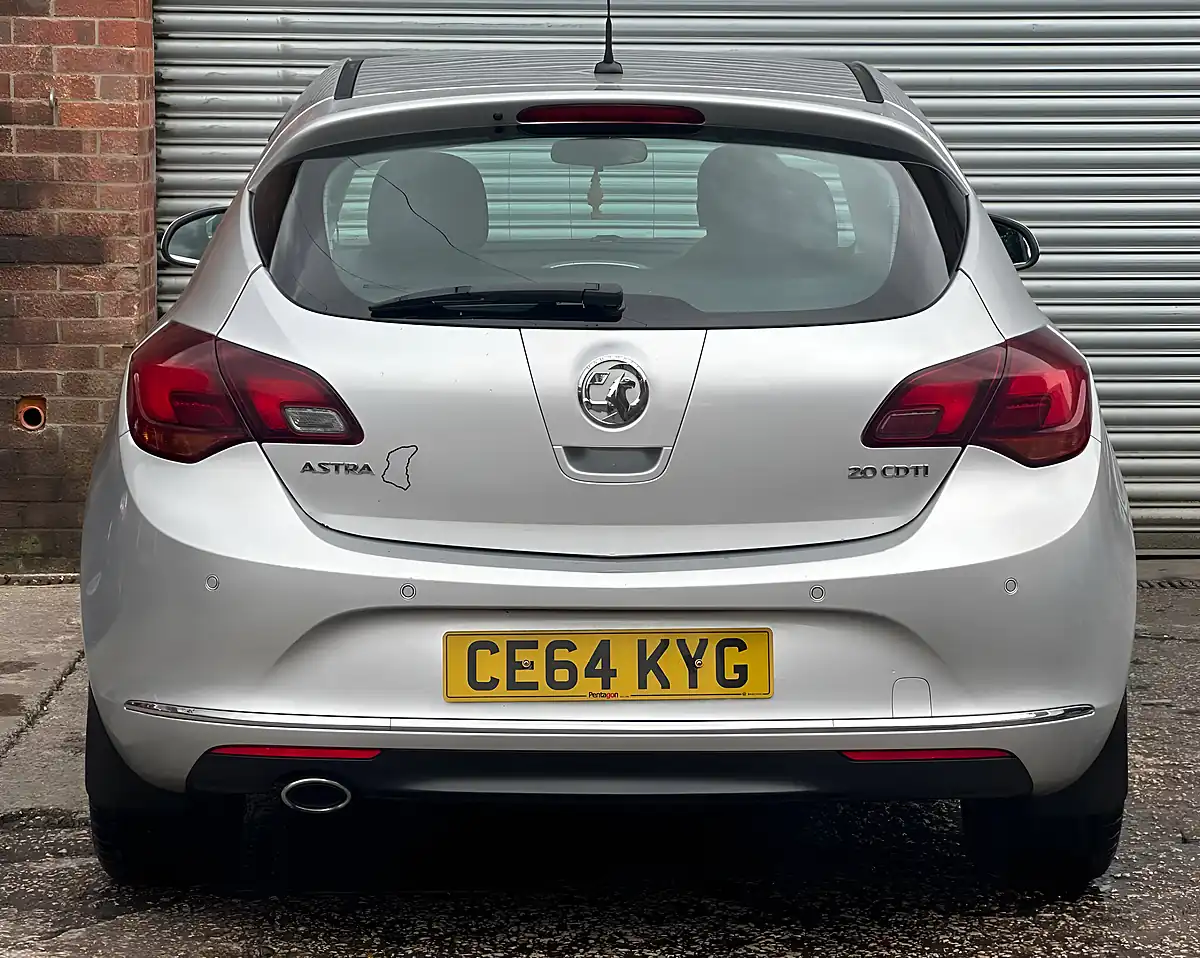 Used 2014 Vauxhall Astra Sri Silver - Interior and Exterior details 19