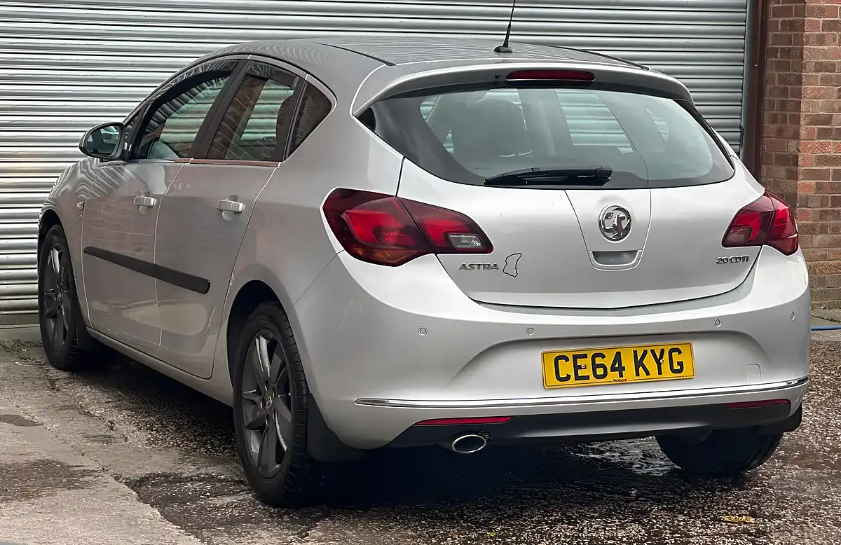Used 2014 Vauxhall Astra Sri Silver - Interior and Exterior details 20