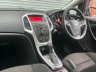 Used 2014 Vauxhall Astra Sri Silver - Interior and Exterior details 7