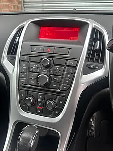 Used 2014 Vauxhall Astra Sri Silver - Interior and Exterior details 9