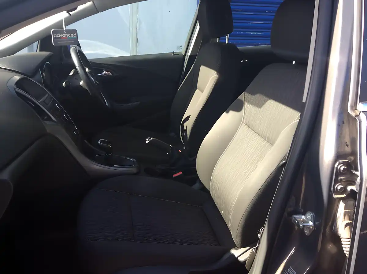 Used 2014 Vauxhall Astra Tech Line Grey - Interior and Exterior details 10