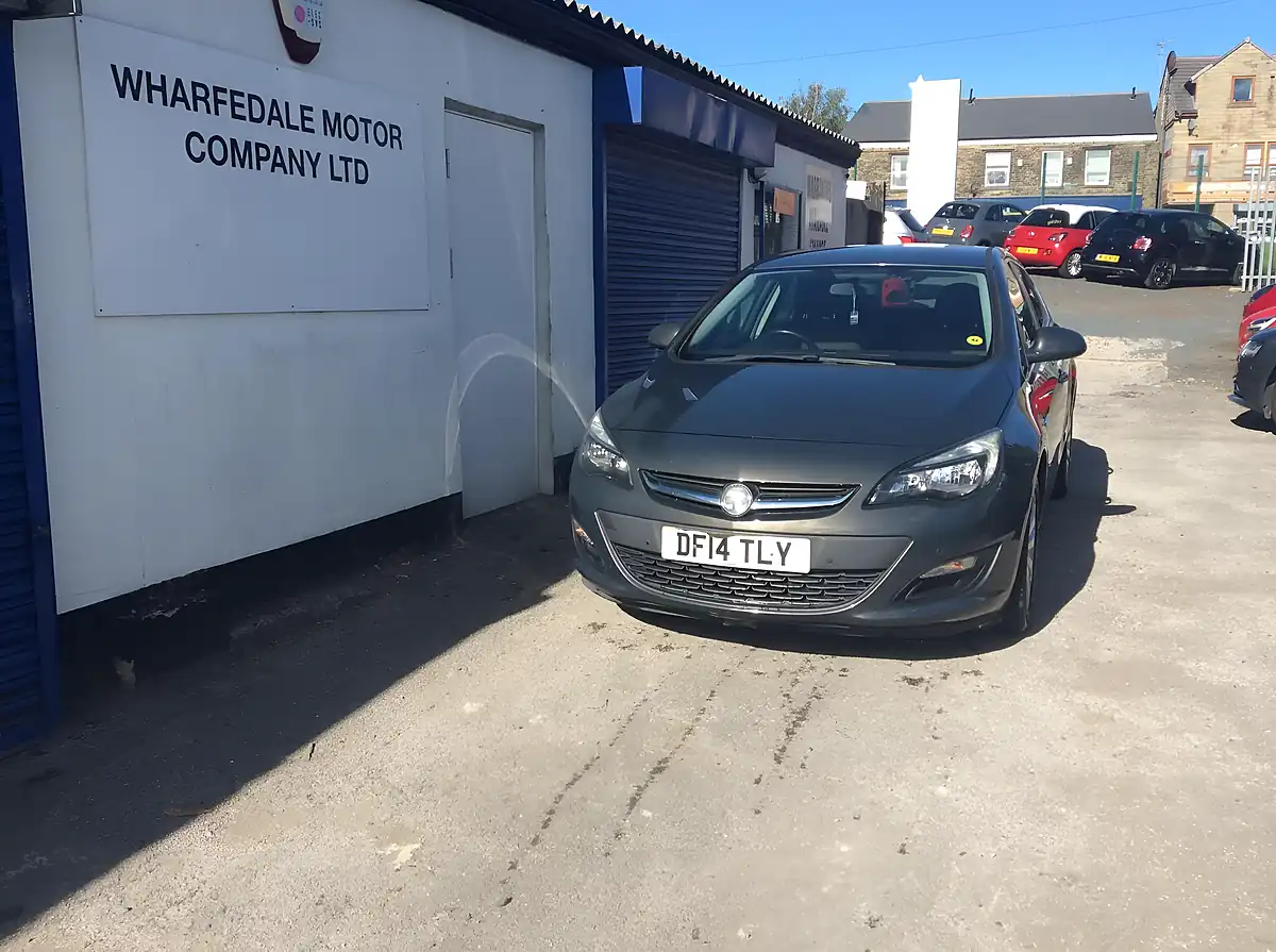 Used 2014 Vauxhall Astra Tech Line Grey - Interior and Exterior details 2