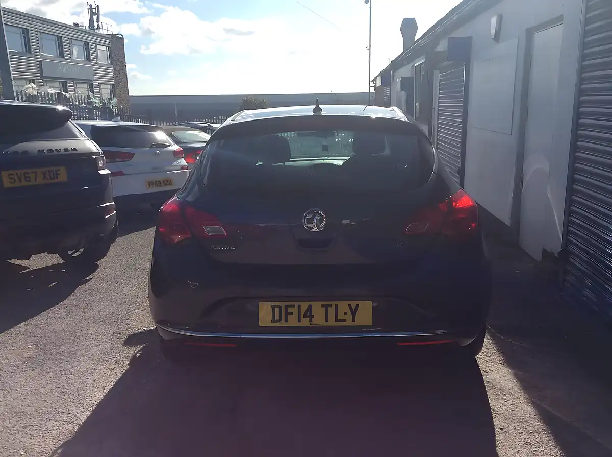 Used 2014 Vauxhall Astra Tech Line Grey - Interior and Exterior details 5