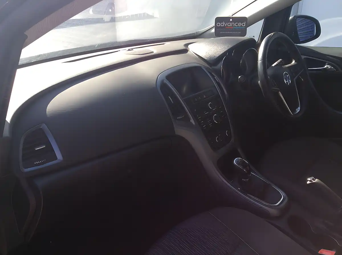 Used 2014 Vauxhall Astra Tech Line Grey - Interior and Exterior details 9
