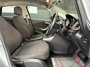 Used 2014 Vauxhall Astra Tech Line Silver - Interior and Exterior details 10