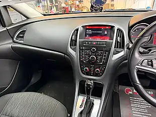 Used 2014 Vauxhall Astra Tech Line Silver - Interior and Exterior details 11