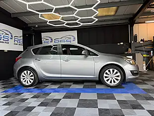 Used 2014 Vauxhall Astra Tech Line Silver - Interior and Exterior details 5