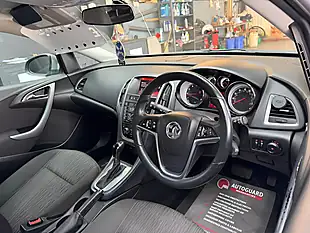 Used 2014 Vauxhall Astra Tech Line Silver - Interior and Exterior details 8