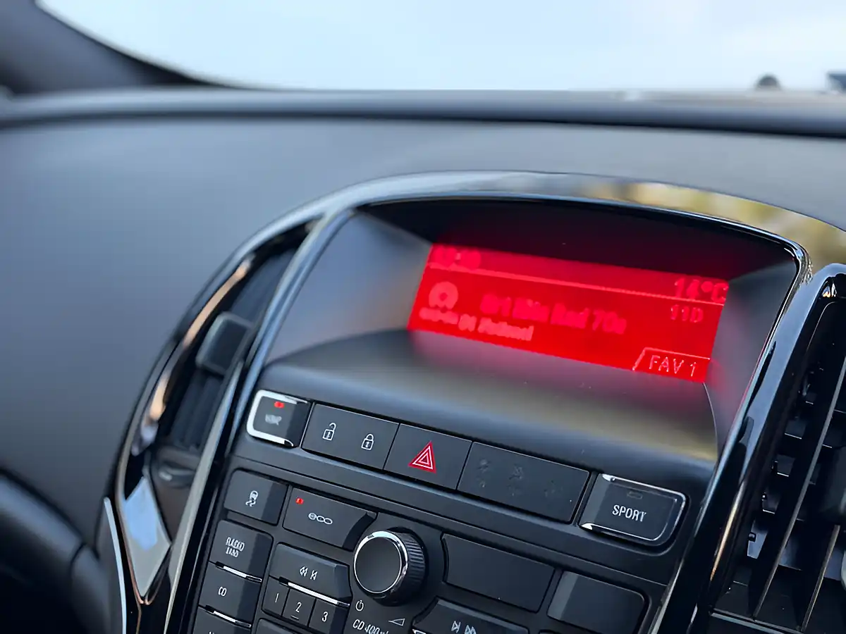 Used 2014 Vauxhall Astra Vxr Blue Buzz - Interior and Exterior details 12