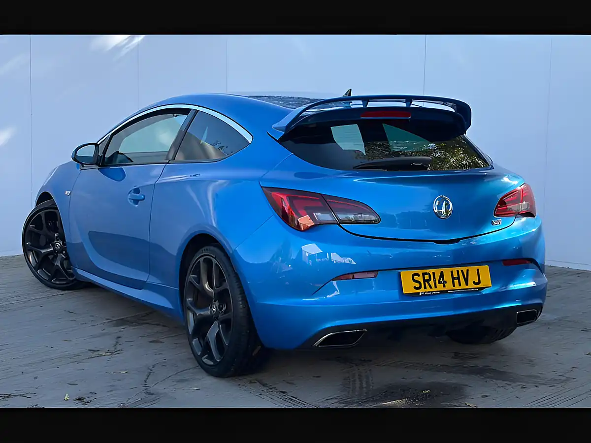 Used 2014 Vauxhall Astra Vxr Blue Buzz - Interior and Exterior details 17