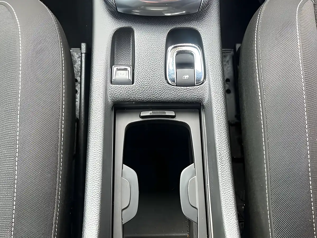 Used 2014 Vauxhall Cascada Se Black - Interior and Exterior details 10