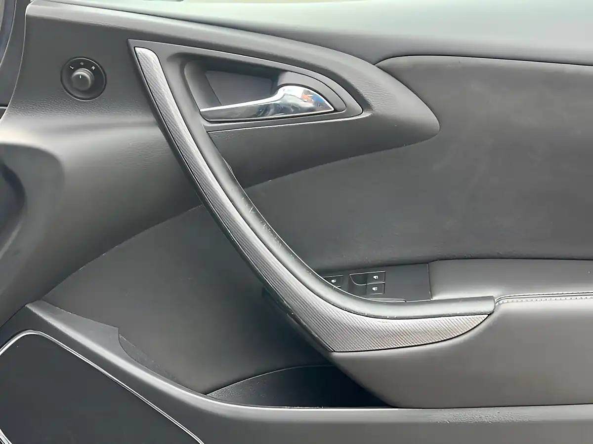 Used 2014 Vauxhall Cascada Se Black - Interior and Exterior details 14