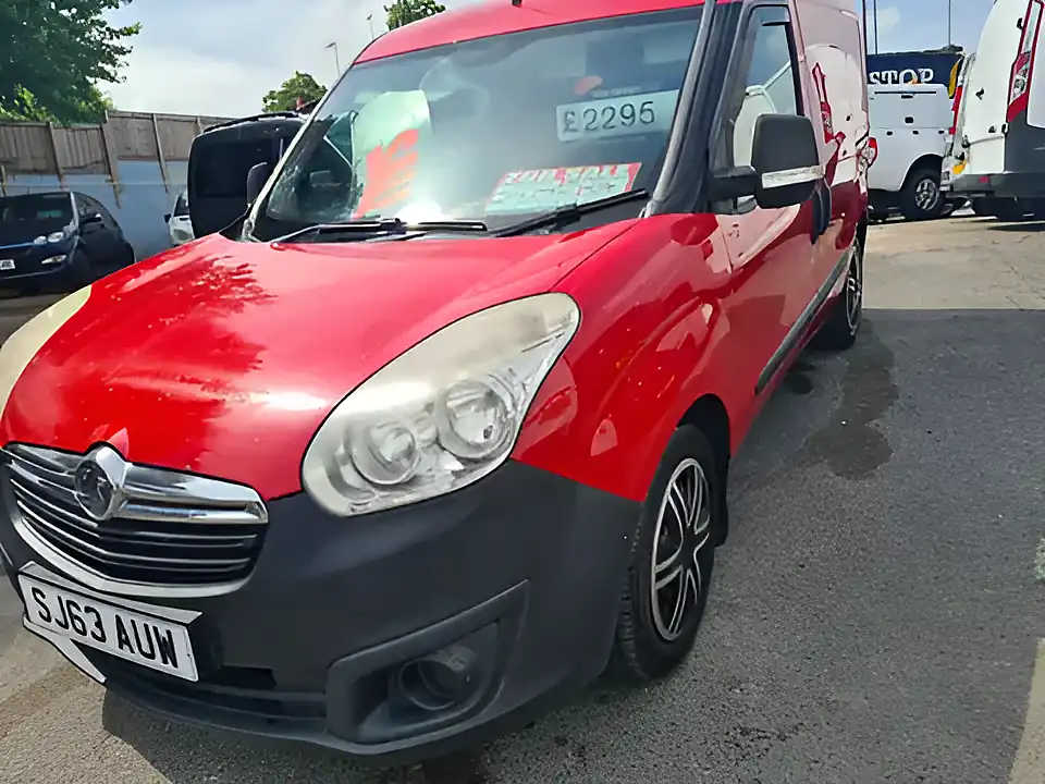 Used 2014 Vauxhall Combo 2300 Bright Red - Interior and Exterior details 11