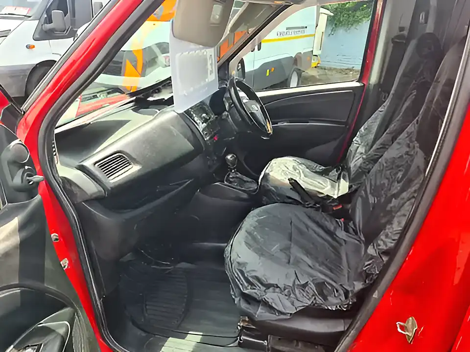 Used 2014 Vauxhall Combo 2300 Bright Red - Interior and Exterior details 12