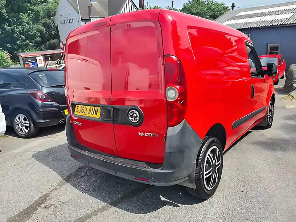 Used 2014 Vauxhall Combo 2300 Bright Red - Interior and Exterior details 20