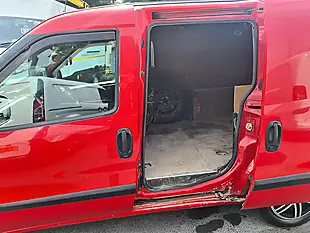 Used 2014 Vauxhall Combo 2300 Bright Red - Interior and Exterior details 3