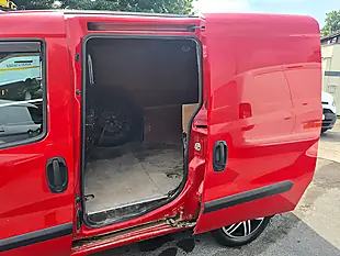 Used 2014 Vauxhall Combo 2300 Bright Red - Interior and Exterior details 5