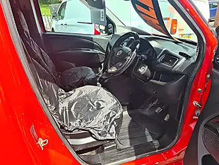 Used 2014 Vauxhall Combo 2300 Bright Red - Interior and Exterior details 8