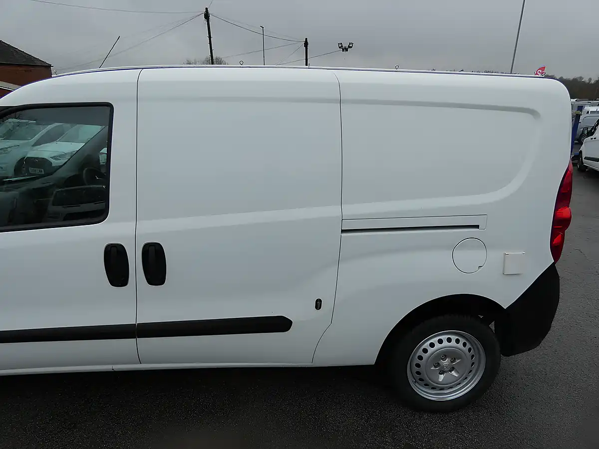 Used 2014 Vauxhall Combo Lwb One Person Conversion White - Interior and Exterior details 11