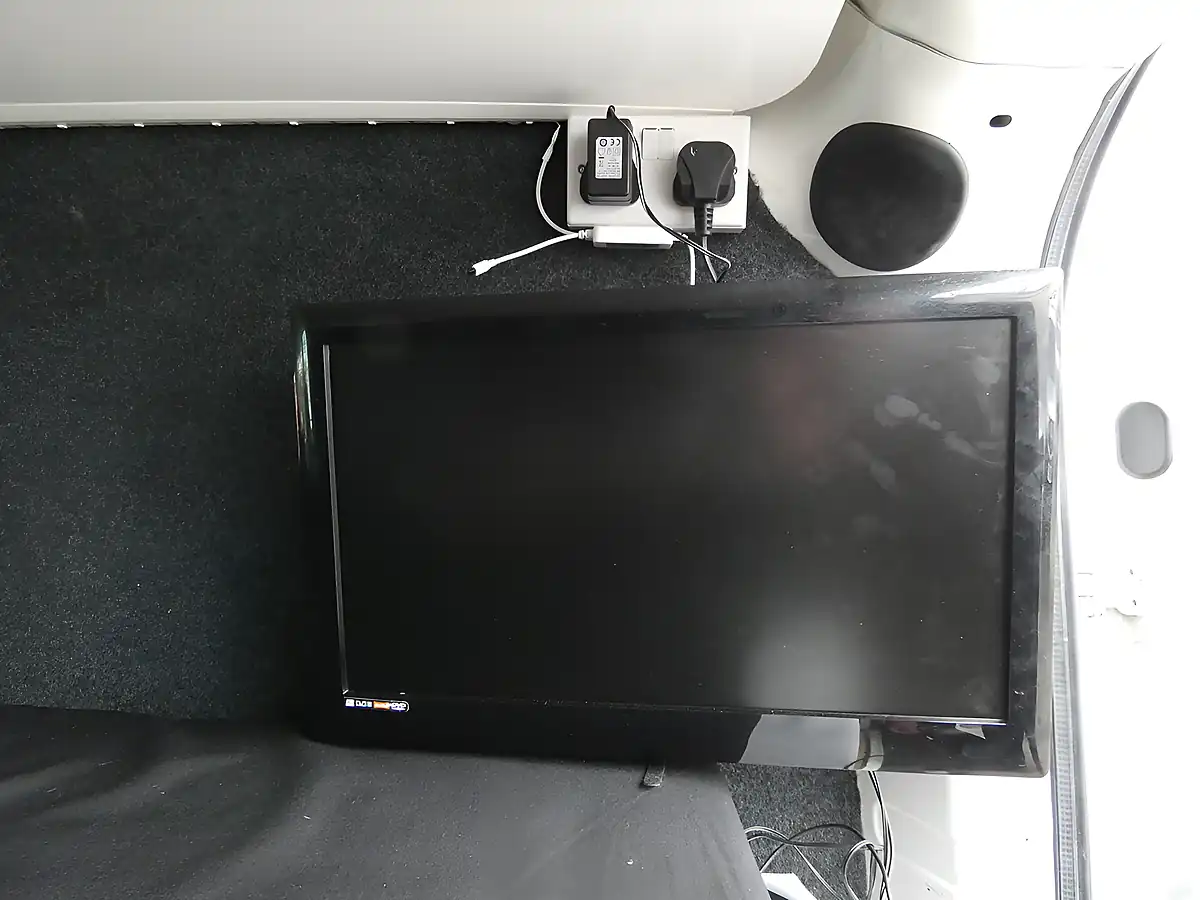 Used 2014 Vauxhall Combo Lwb One Person Conversion White - Interior and Exterior details 20