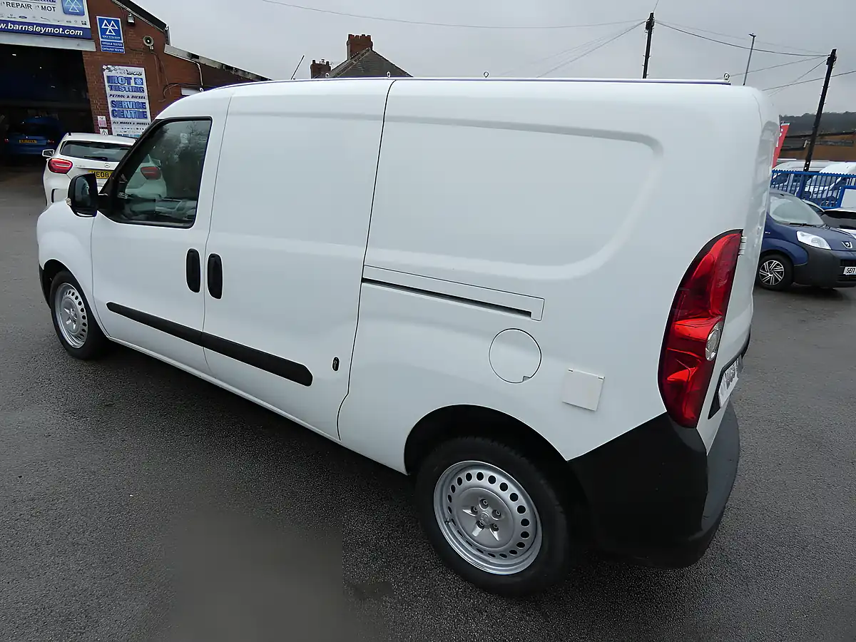 Used 2014 Vauxhall Combo Lwb One Person Conversion White - Interior and Exterior details 5