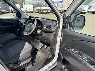 Used 2014 Vauxhall Combo Sportive Silver - Interior and Exterior details 13