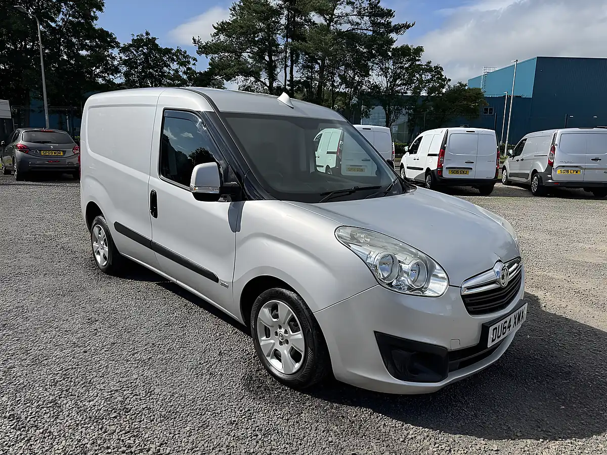 Used 2014 Vauxhall Combo Sportive Silver - Interior and Exterior details 3