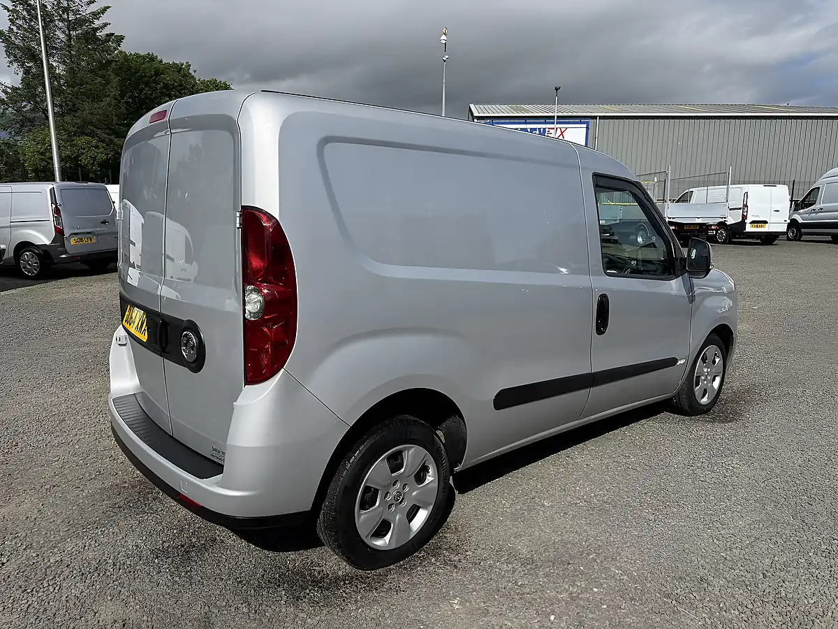Used 2014 Vauxhall Combo Sportive Silver - Interior and Exterior details 5