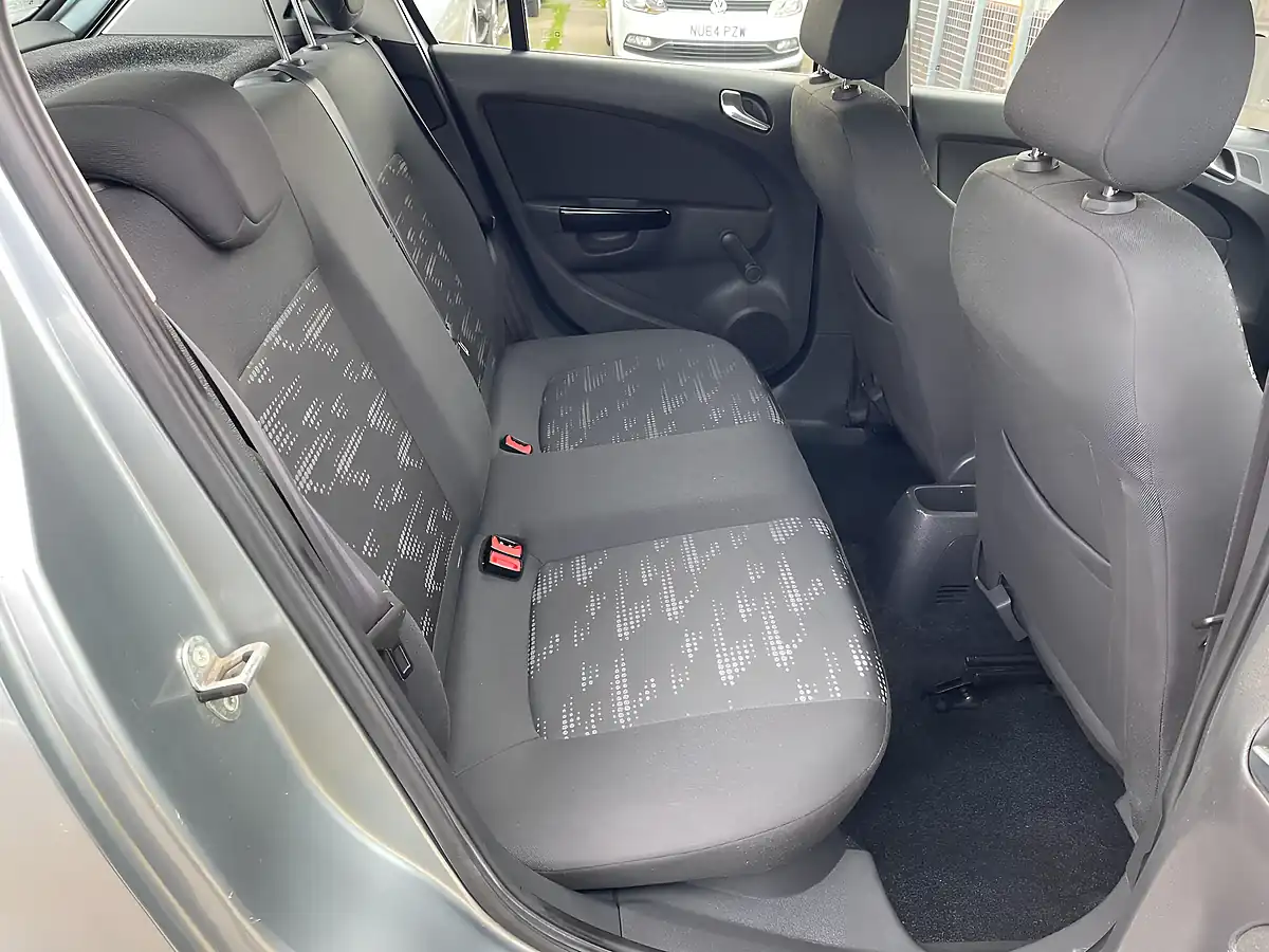 Used 2014 Vauxhall Corsa Design Silver - Interior and Exterior details 11