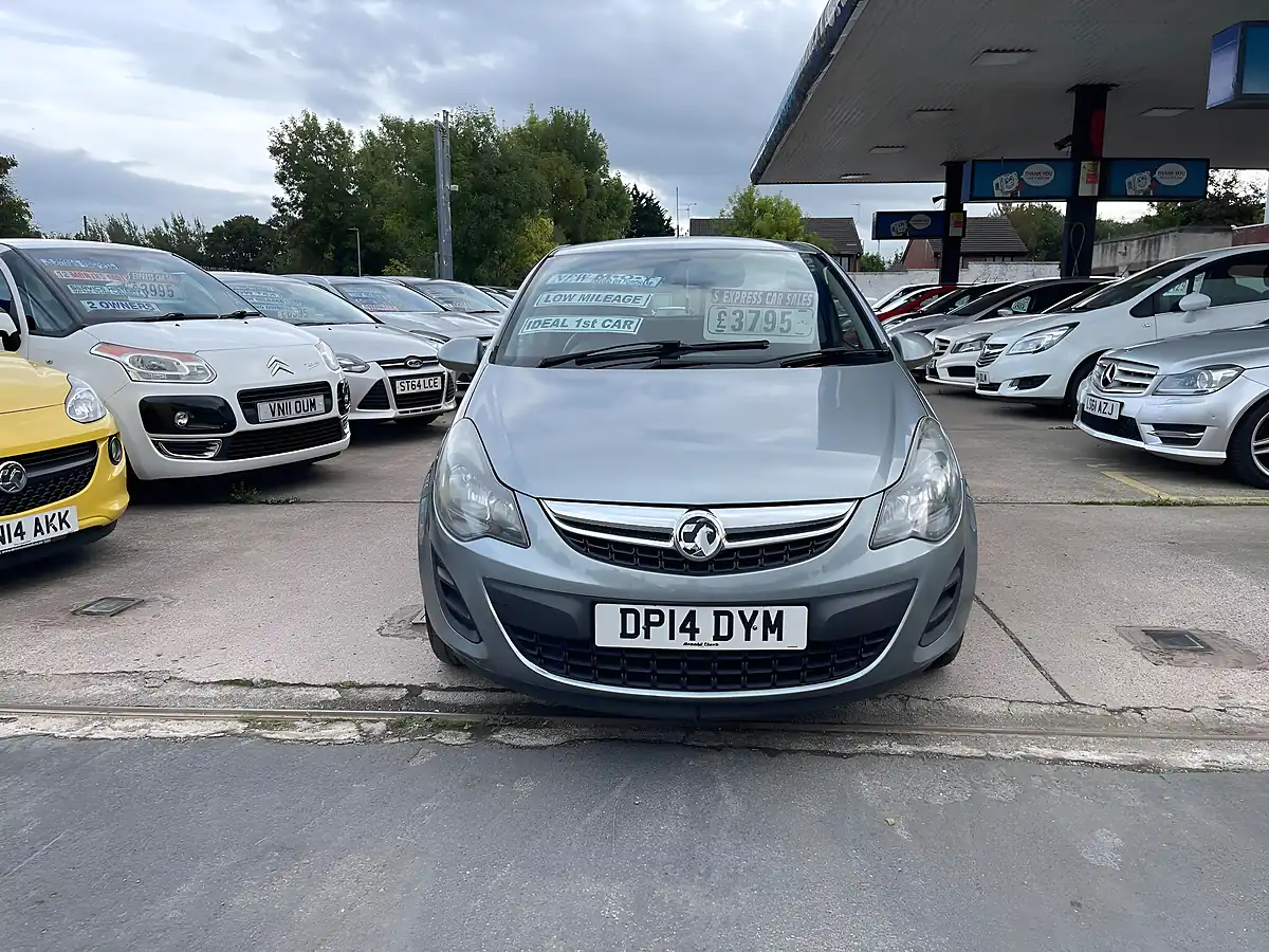 Used 2014 Vauxhall Corsa Design Silver - Interior and Exterior details 12