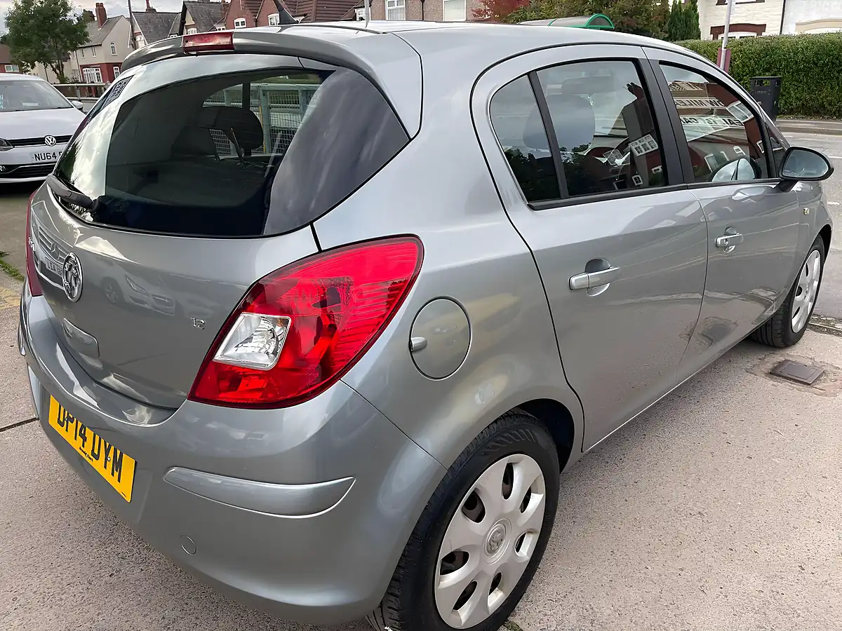 Used 2014 Vauxhall Corsa Design Silver - Interior and Exterior details 15