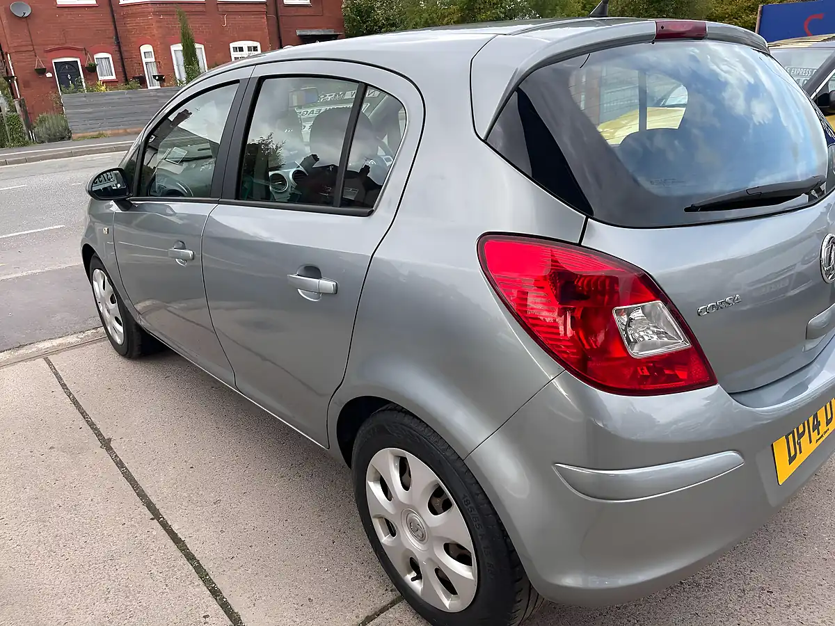 Used 2014 Vauxhall Corsa Design Silver - Interior and Exterior details 17