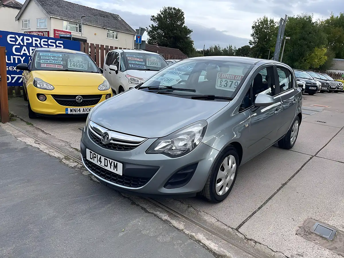 Used 2014 Vauxhall Corsa Design Silver - Interior and Exterior details 3
