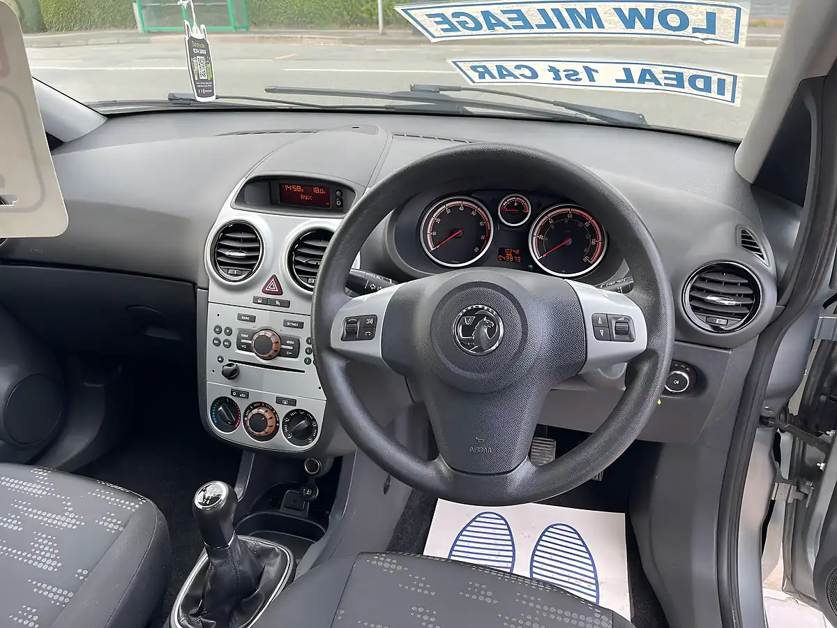 Used 2014 Vauxhall Corsa Design Silver - Interior and Exterior details 9