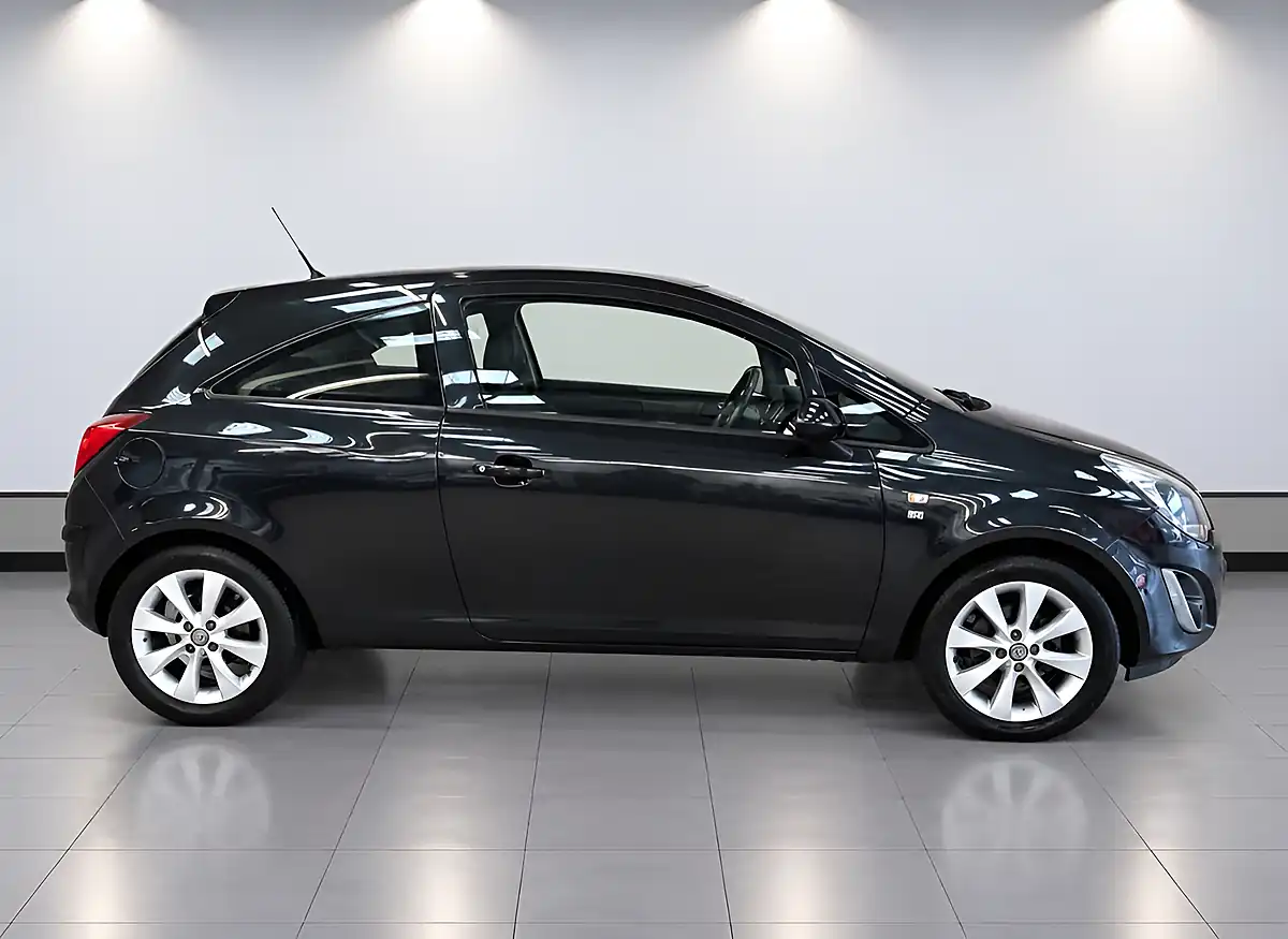 Used 2014 Vauxhall Corsa Excite Black - Interior and Exterior details 11