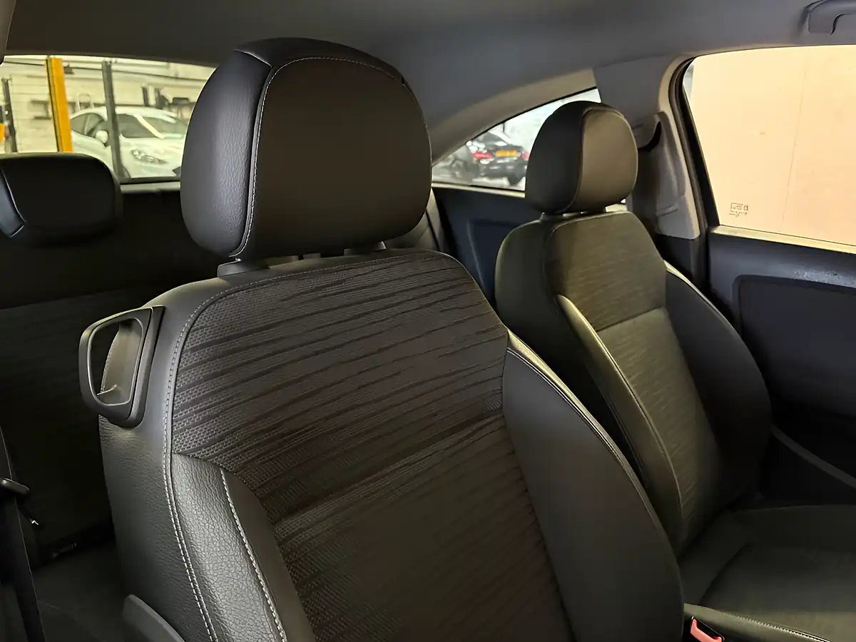 Used 2014 Vauxhall Corsa Excite Black - Interior and Exterior details 14