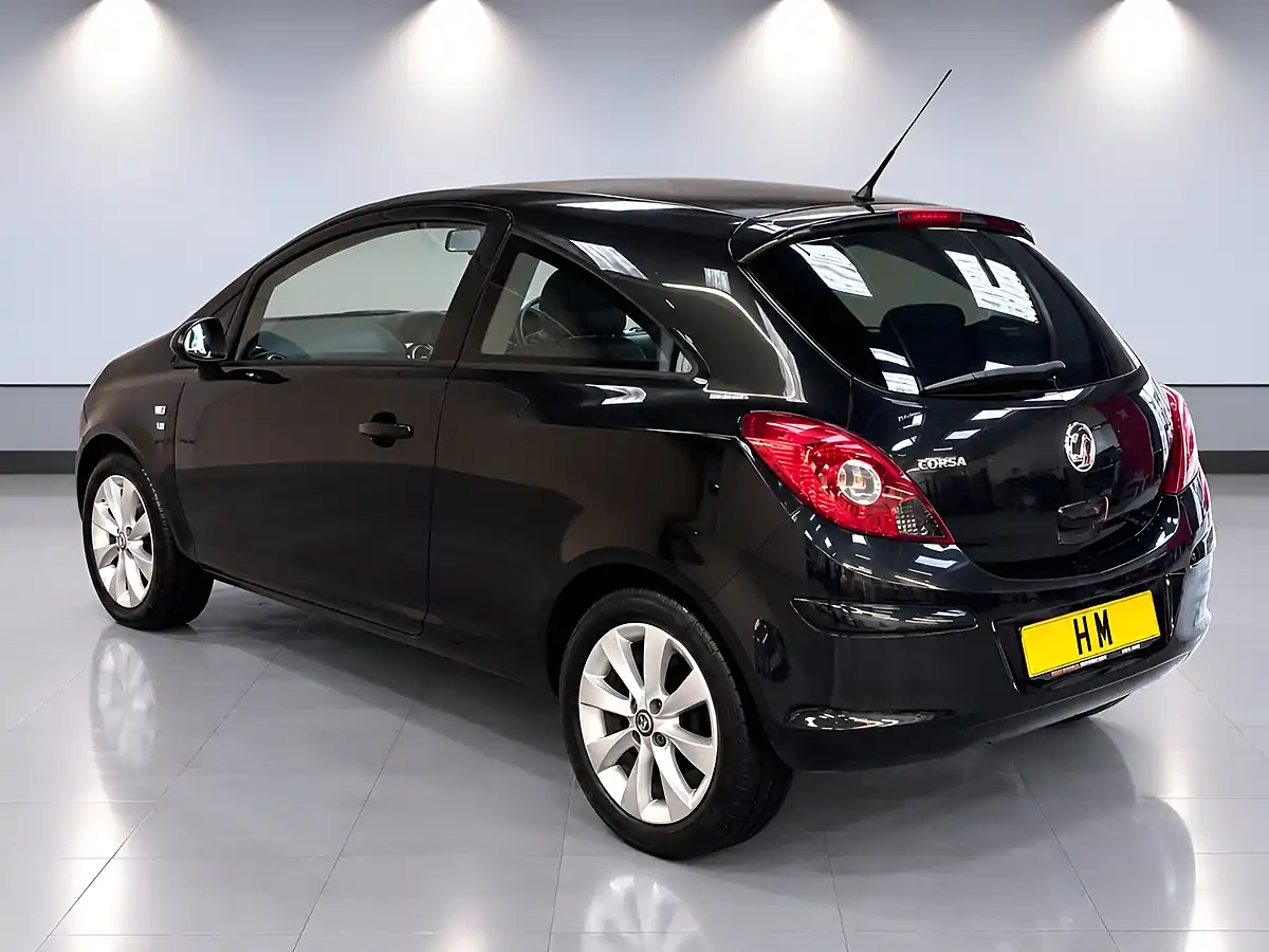 Used 2014 Vauxhall Corsa Excite Black - Interior and Exterior details 3