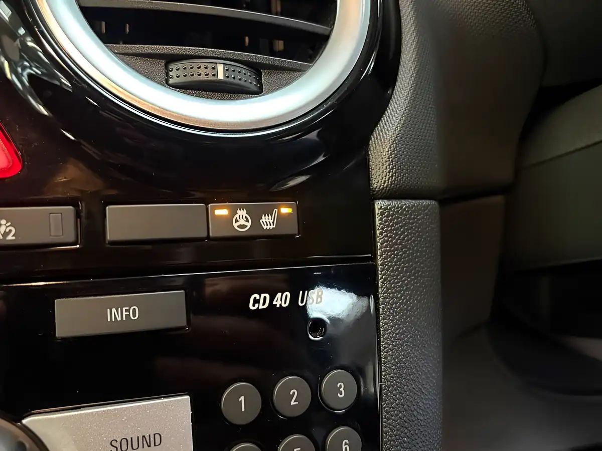 Used 2014 Vauxhall Corsa Excite Black - Interior and Exterior details 7