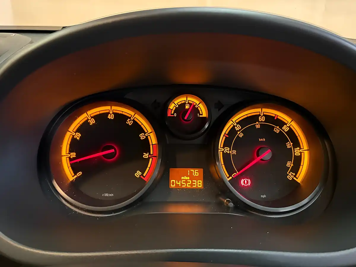 Used 2014 Vauxhall Corsa Excite Black - Interior and Exterior details 9