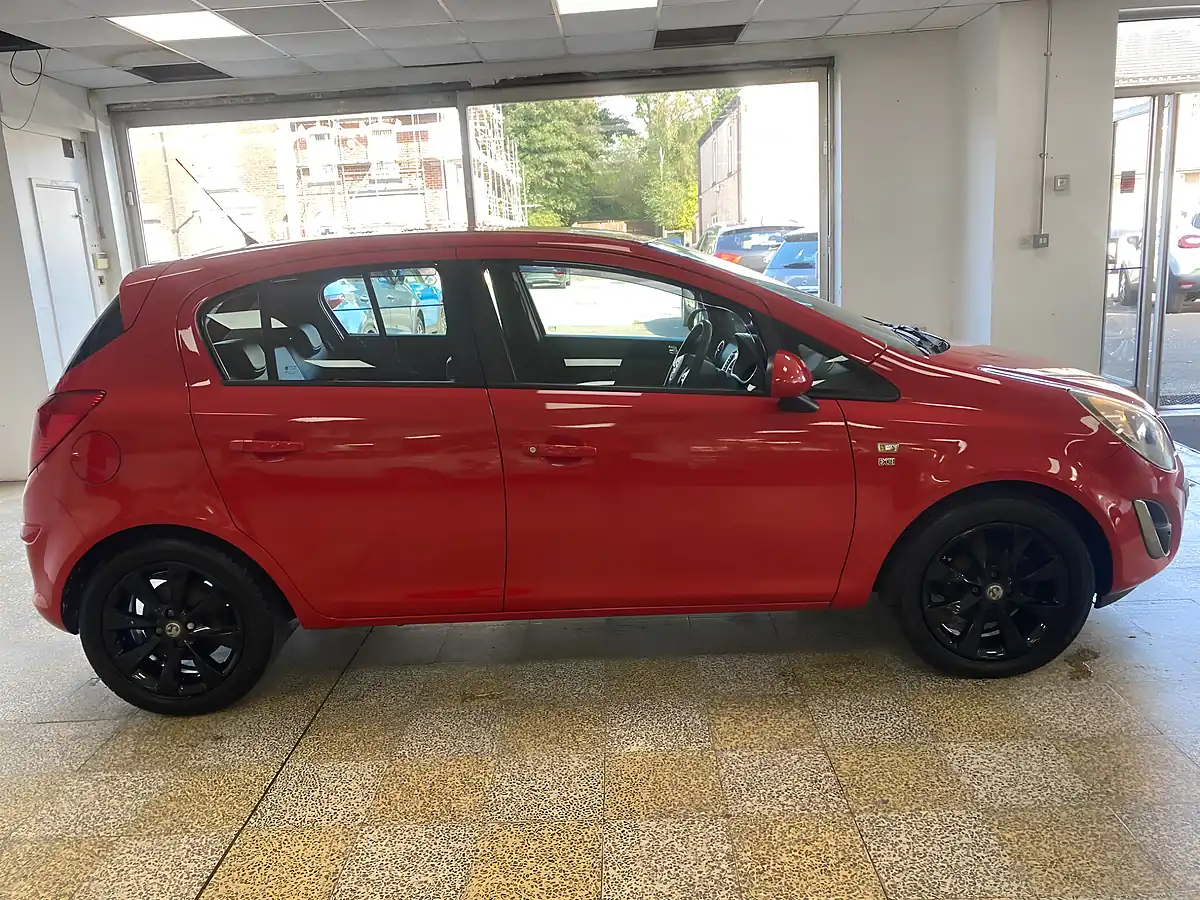 Used 2014 Vauxhall Corsa Excite Red - Interior and Exterior details 8