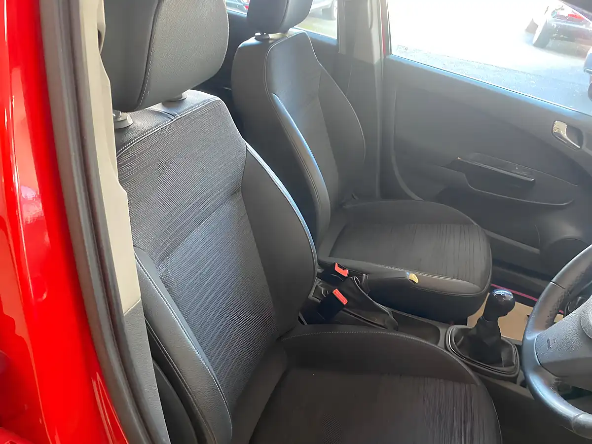 Used 2014 Vauxhall Corsa Excite Red - Interior and Exterior details 9