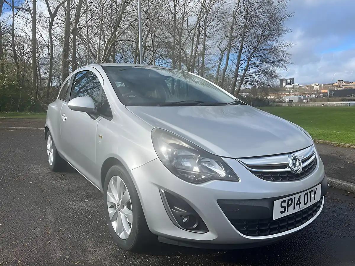 Used 2014 Vauxhall Corsa Excite Sovreign Silver - Front View