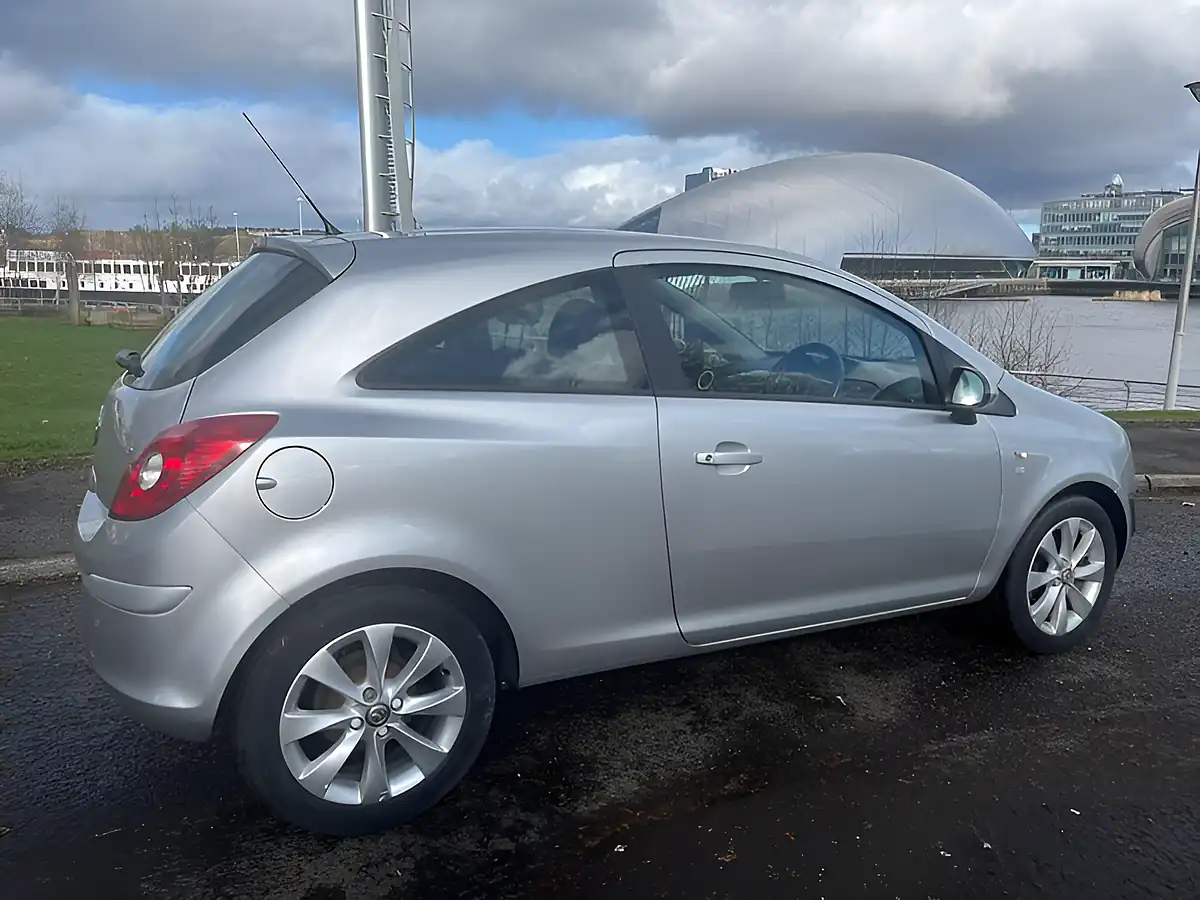 Used 2014 Vauxhall Corsa Excite Sovreign Silver - Interior and Exterior details 14