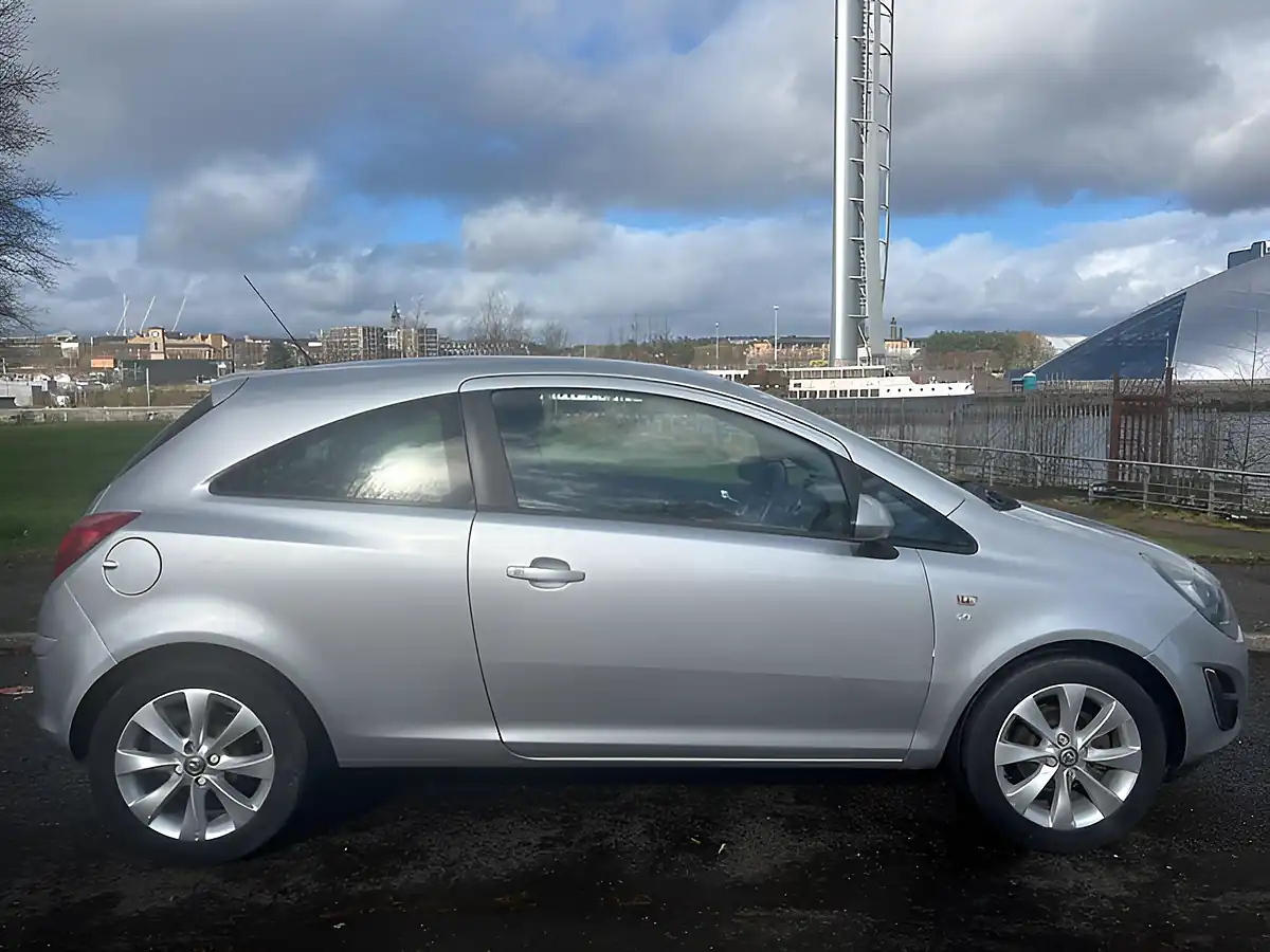 Used 2014 Vauxhall Corsa Excite Sovreign Silver - Interior and Exterior details 15