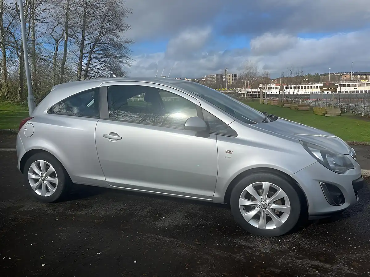 Used 2014 Vauxhall Corsa Excite Sovreign Silver - Interior and Exterior details 16