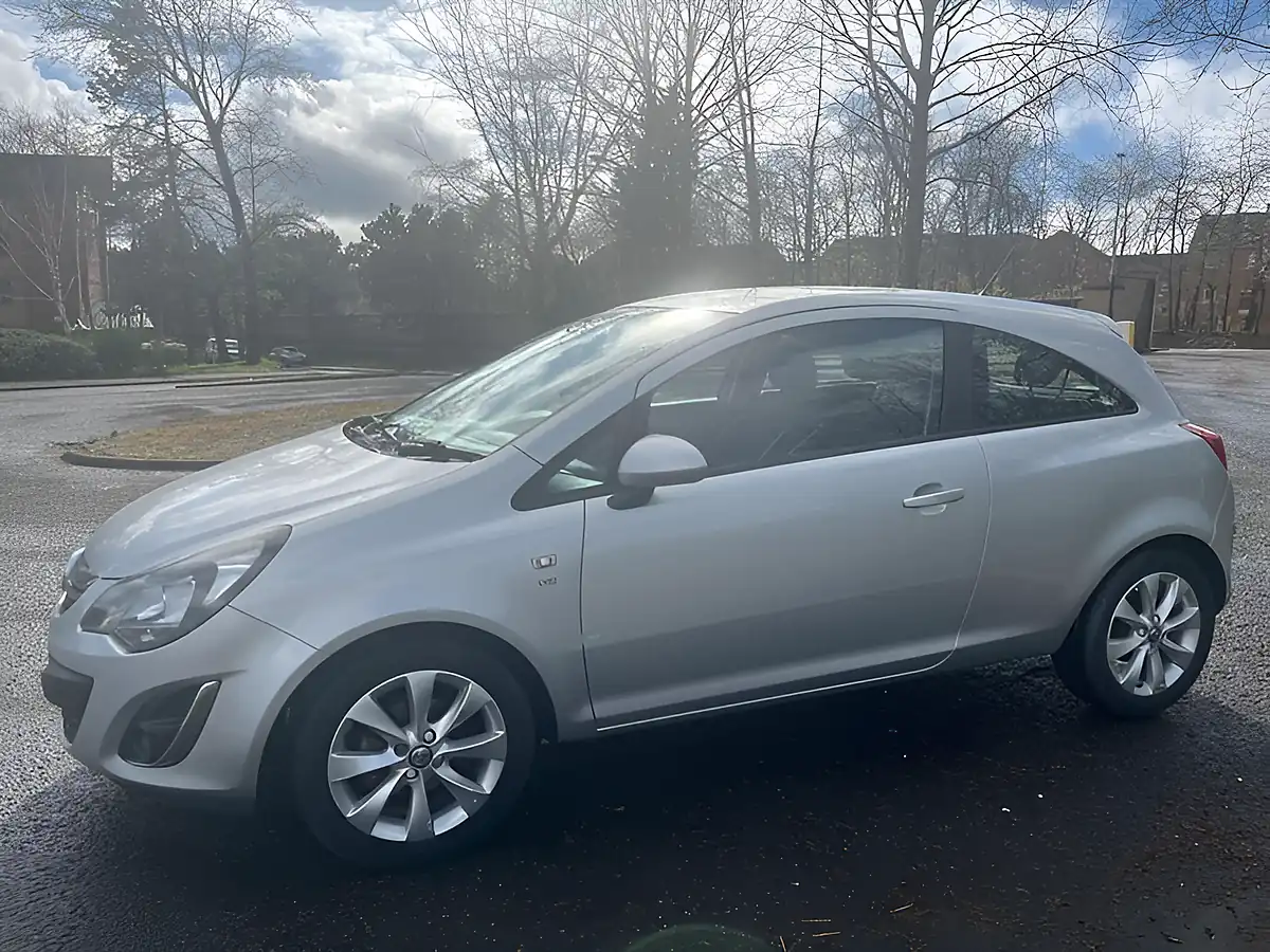 Used 2014 Vauxhall Corsa Excite Sovreign Silver - Interior and Exterior details 6