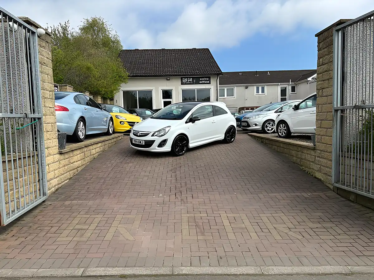 Used 2014 Vauxhall Corsa Limited Edition Arctic White - Interior and Exterior details 3