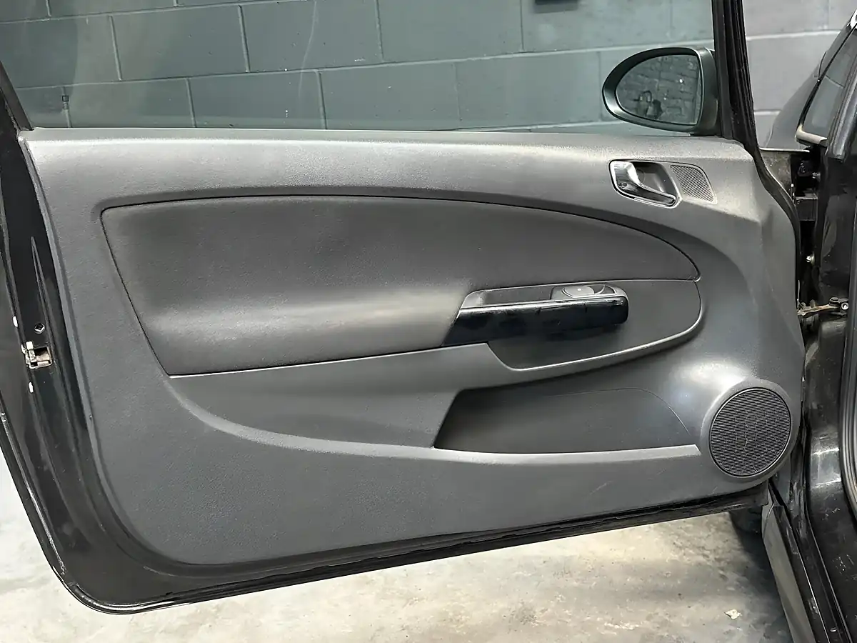 Used 2014 Vauxhall Corsa Limited Edition Black - Interior and Exterior details 15
