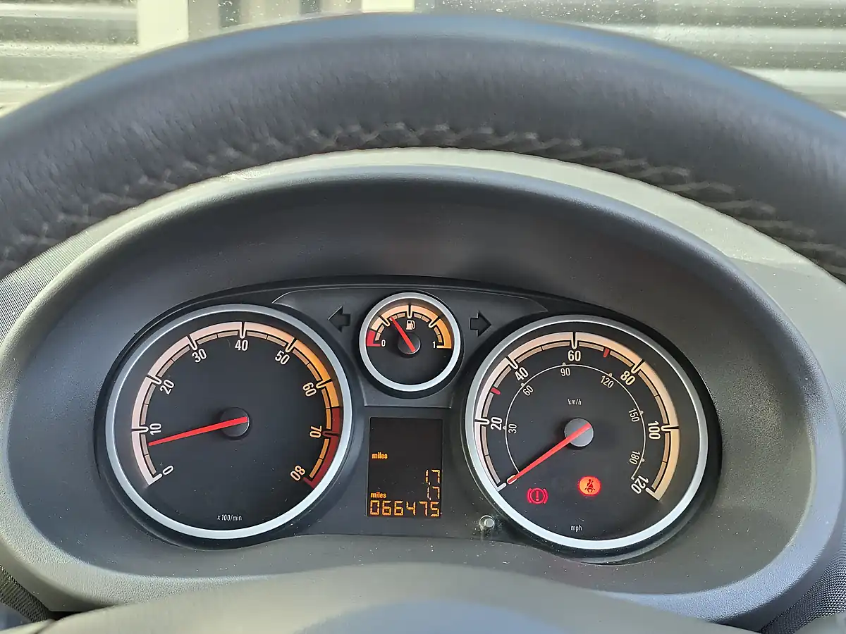 Used 2014 Vauxhall Corsa Limited Edition Red - Interior and Exterior details 9