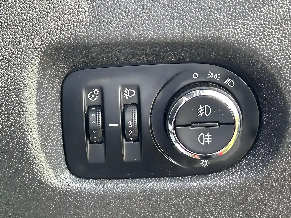 Used 2014 Vauxhall Corsa Limited Edition Red - Interior and Exterior details 20
